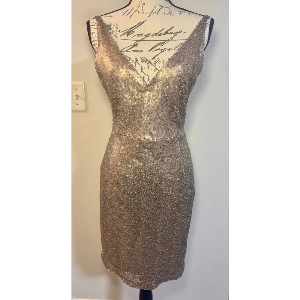 Women's Lulus Gold Sequin V-Neck Cocktail Dress Size M - Picture 2 of 9